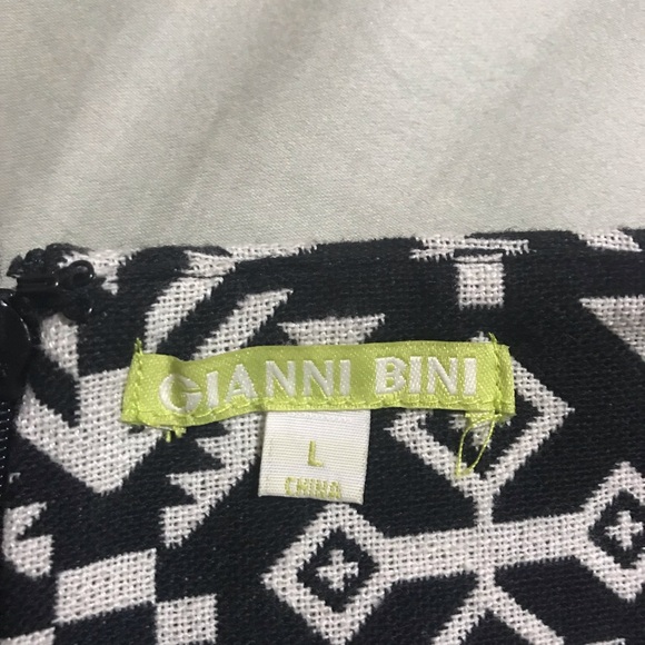 Gianni Bini Shorts - Picture 2 of 2